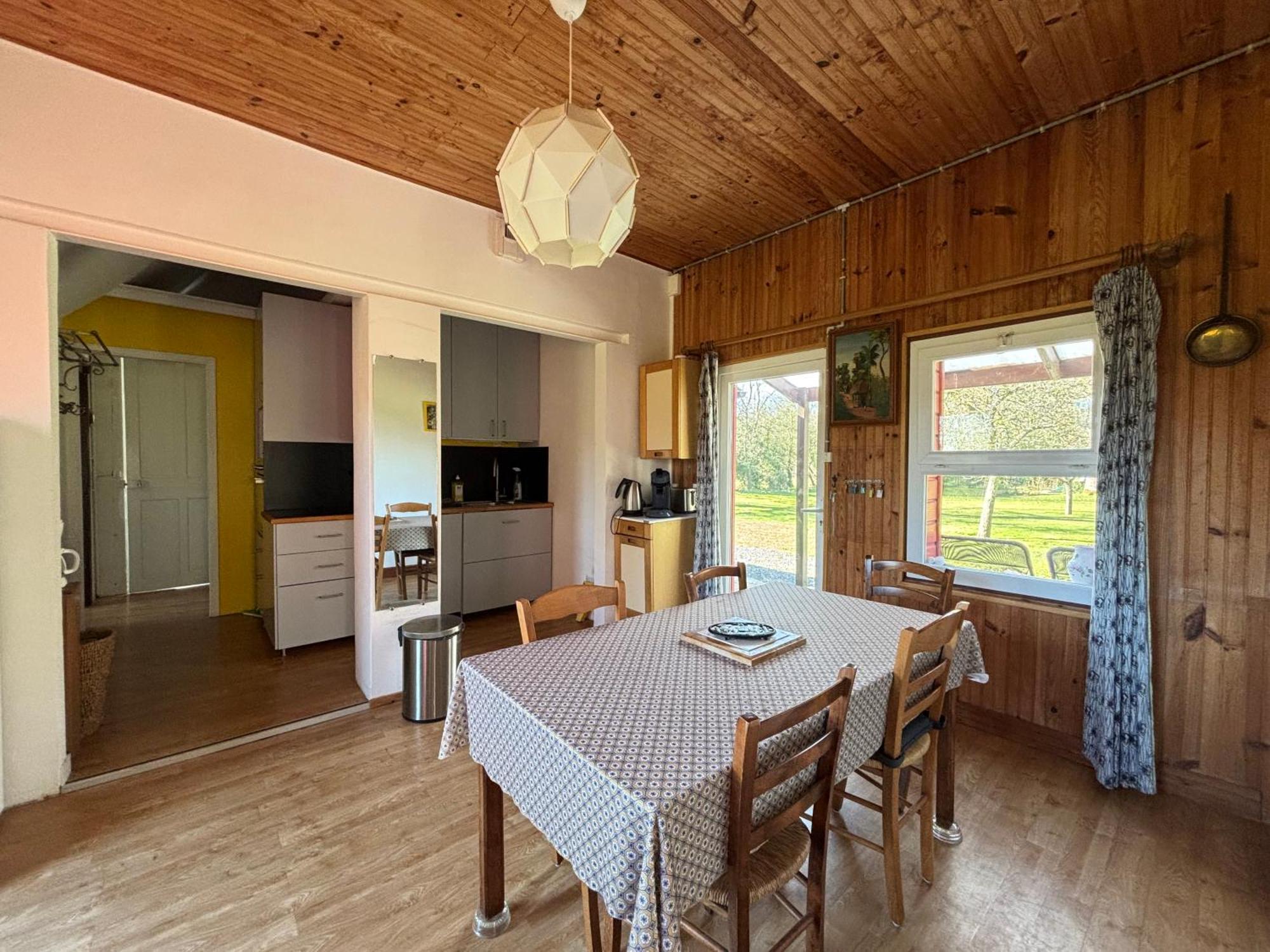 Maison De Campagne Lumineuse Spacieuse Dans Impasse Au Calme A Proximite D'Un Chateau Deux Verandas Grand Jardin Cabane Pour Velos, Pres Port En Bessin Et Bayeux, Proche Plages Du Debarquement Commes Экстерьер фото